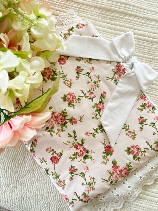 Eyelet Lace Floral Bible Sleeve